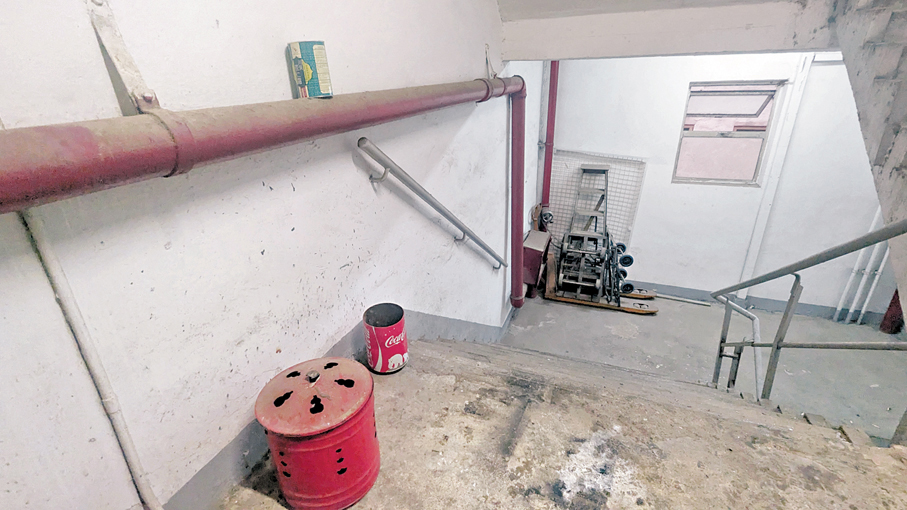 ●審計報告揭有129間迷你倉未遵從消除火警危險通知書。 香港文匯報記者萬霜靈  攝