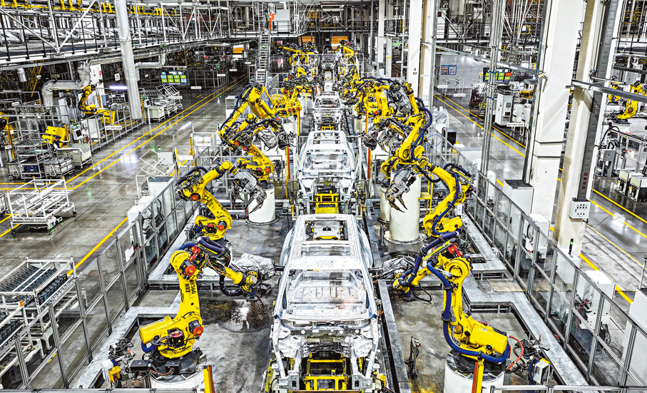 ●位於重慶市兩江新區的賽力斯汽車超級工廠自動化生產作業現場。  資料圖片