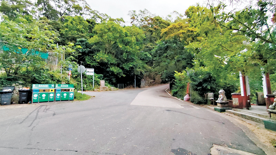 ●搜救人員在黃大仙沙田坳道尋回事主。 香港文匯報記者林兆崙  攝