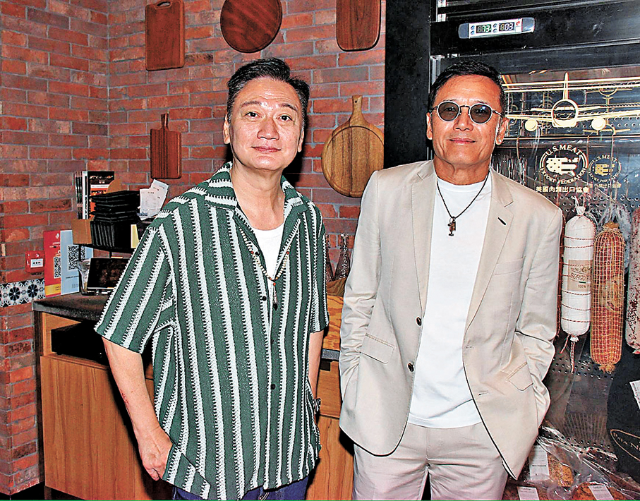 ●相隔40年再合作，苗僑偉（右）和陶大宇均稱感覺奇妙又夢幻。  香港文匯報記者達里 攝