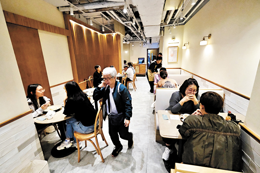 ●富臨集團旗下一間準備申請容許狗隻進入的咖啡廳。香港文匯報記者涂穴  攝