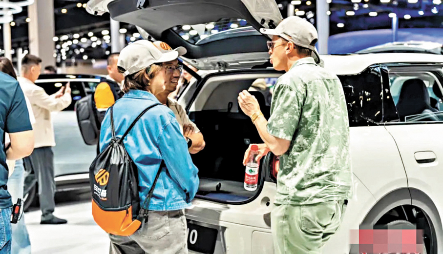 ●「車輪哥」的「海外粉絲團」已經成了固定節目。