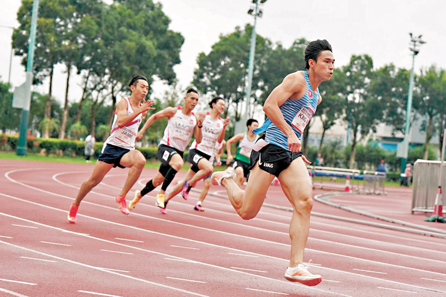 ●葉景維（右）跑出20.66秒，刷新200米港績。香港文匯報記者葉詩敏  攝