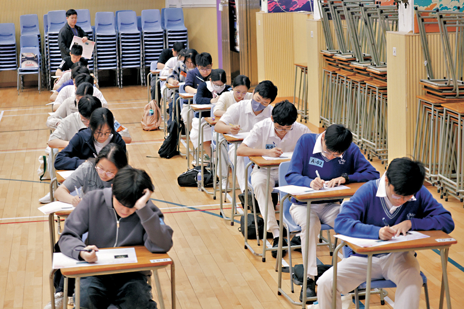 ●國情知識大賽暨文旅知識競賽新界區複賽昨日舉行。 香港文匯報記者北山彥 攝