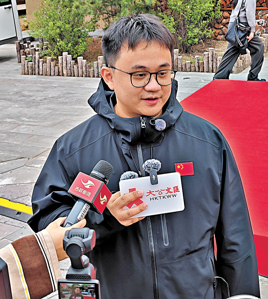 ●馬文瀚希望下一季將香港本土文化融入節目。  香港文匯報記者林凱  攝