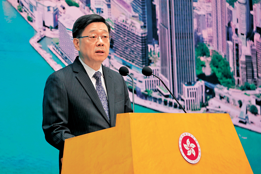 ●行政長官李家超在行政會議前見傳媒。香港文匯報記者北山彥  攝