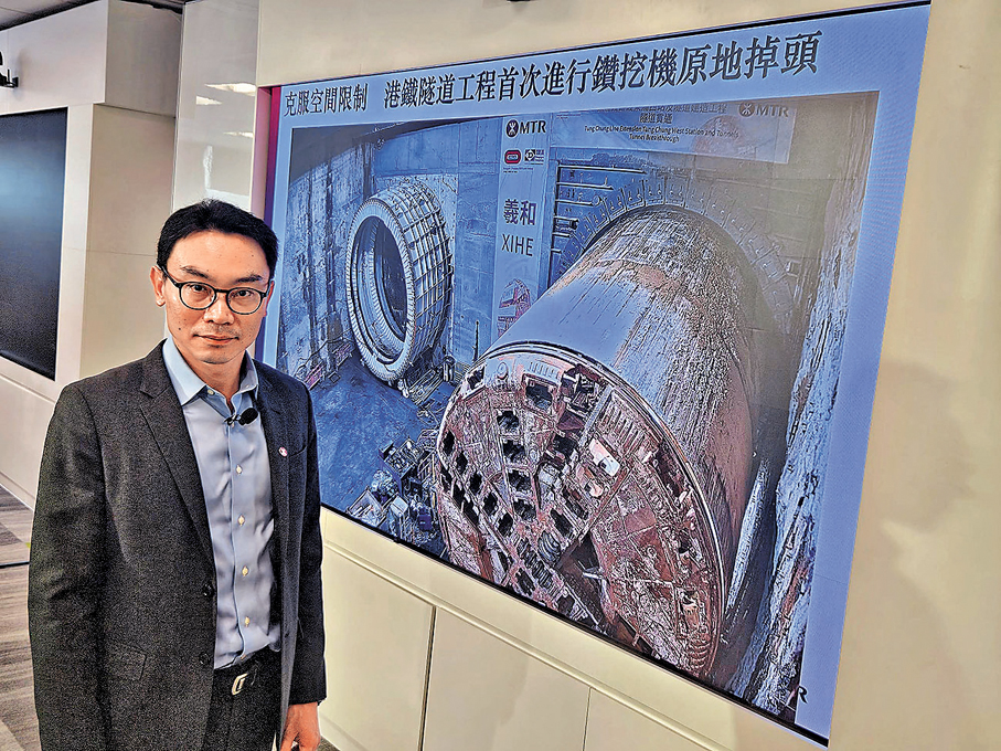 ●李嘉良表示，港鐵積極推進六項新鐵路項目，包括東涌線延線工程進展理想。 香港文匯報記者朱欣欣  攝