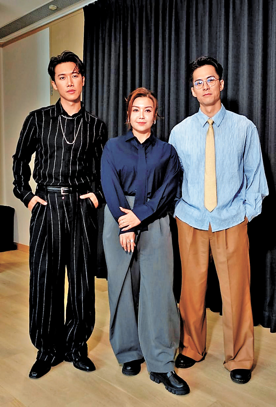 ●邱士縉、練美娟與朱鑑然拍劇做足功課。     香港文匯報記者梁靜儀  攝