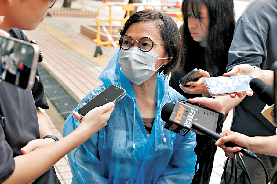 ●宏泰閣8樓住戶郭太。香港文匯報記者黃艾力  攝