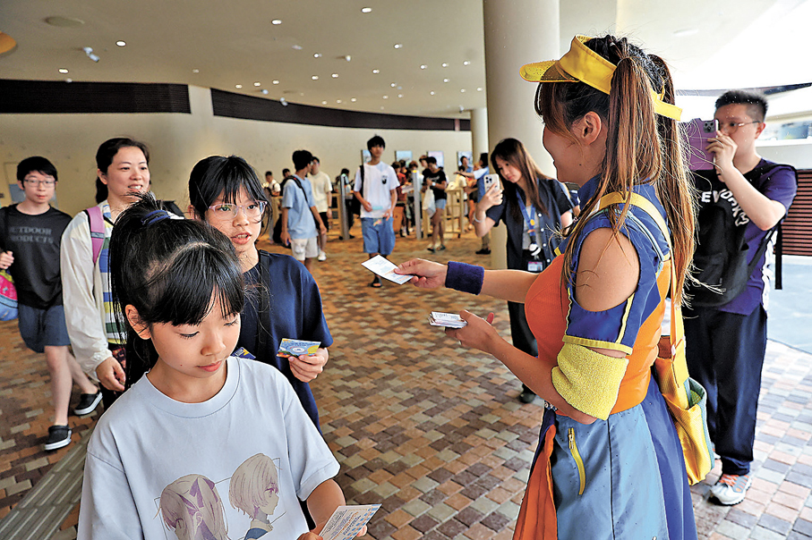 ●海洋公園水上樂園重開首日，吸引不少入場者。香港文匯報記者萬霜靈 攝
