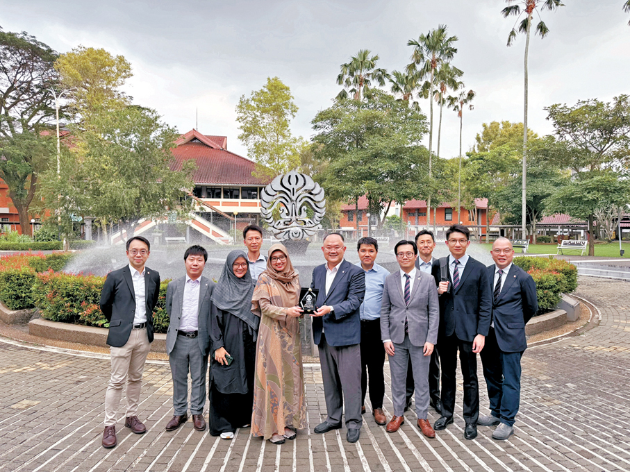 ●香港證券及期貨專業總會代表團到訪印尼國立大學經濟與商業學院伊斯蘭經濟與商業中心。