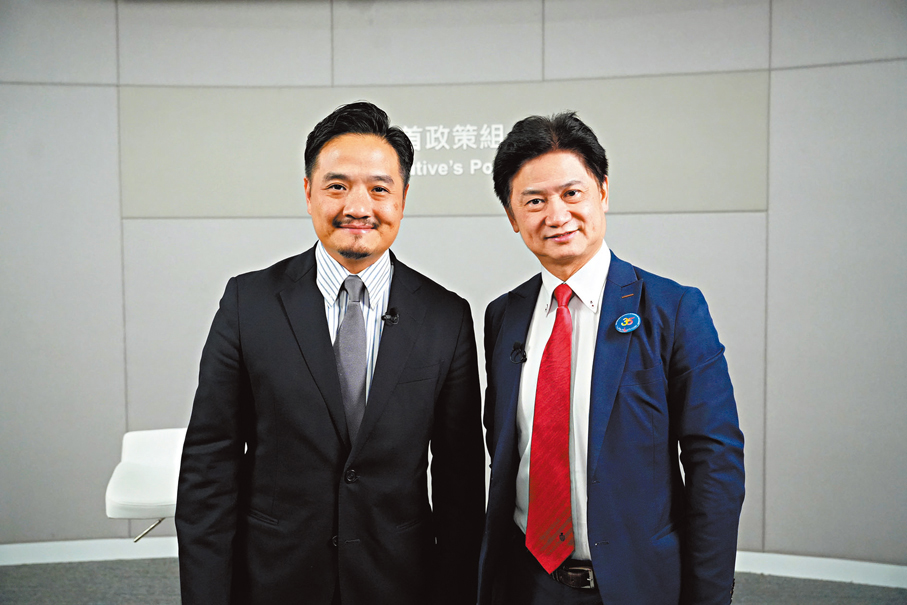 ●黃元山（左）、吳宏偉（右）。 特首政策組圖片