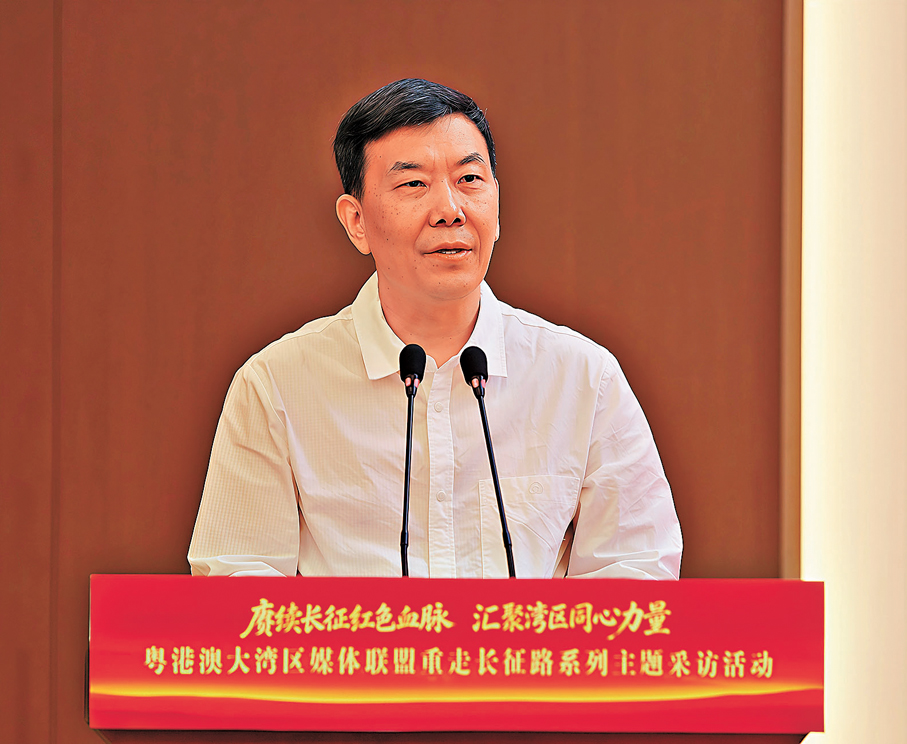 ●中國記協黨組成員、書記處書記田玉紅致辭。