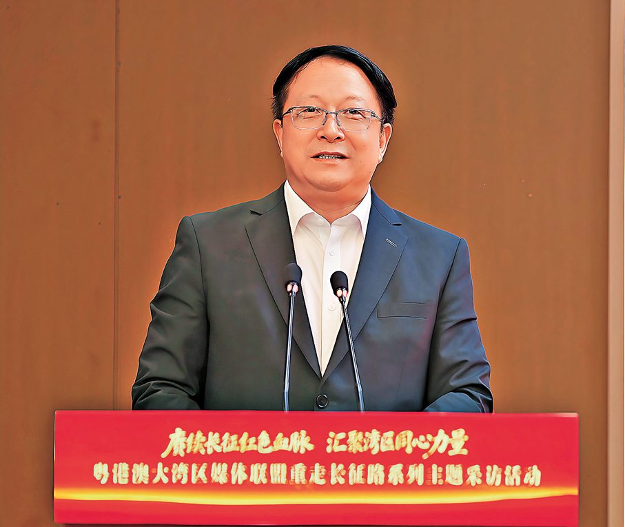 ●香港新聞工作者聯會主席、香港大公文匯傳媒集團董事長李大宏致辭。