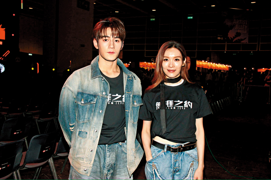 ●魏浚笙與李佳芯聲演《無涯之約》。 香港文匯報記者達里  攝