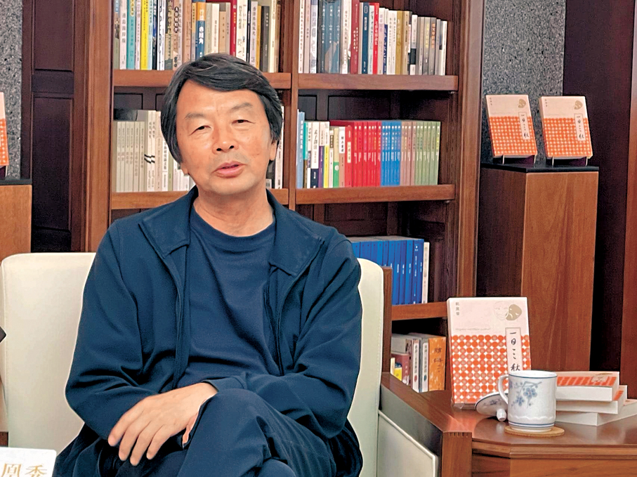●劉震雲2023年來港參與「一本讀書會」活動並接受訪問。 記者尉瑋 攝