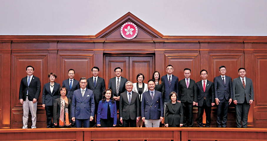 ●立法會司法及法律事務委員會成員昨日到訪司法機構，就執行司法工作的主要議題進行交流。