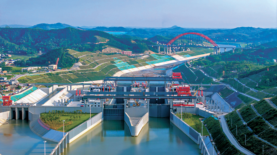 ●廣西平陸運河實現全線通水。圖為6月3日，平陸運河馬道樞紐充水現場。 新華社