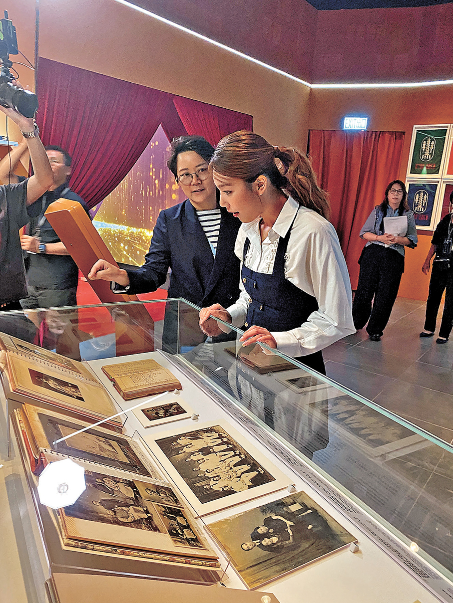 ●黃淑蔓對今次展覽讚不絕口。     大會供圖