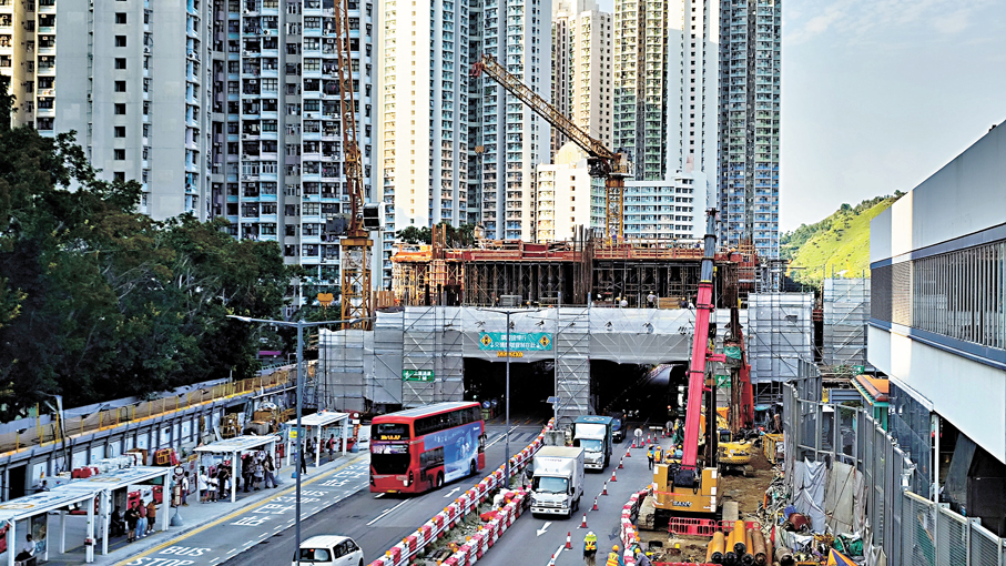 ●正在動工興建的天水圍街市。 香港文匯報記者鄺福強  攝