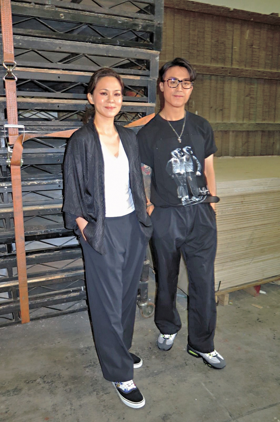 ●韋羅莎與AK在今次舞台劇中有曖昧關係。  香港文匯報記者阿祖  攝