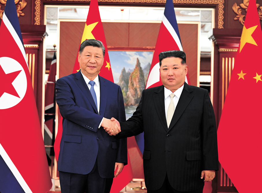 ●當地時間6月8日下午，中共中央總書記、國家主席習近平在平壤錦繡山迎賓館同朝鮮勞動黨總書記、國務委員長金正恩舉行會談。新華社