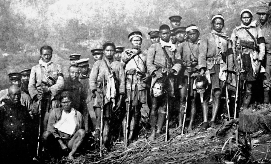 ●早前在台灣一圖片展上展出的日軍殘害高山族同胞照片。資料圖片