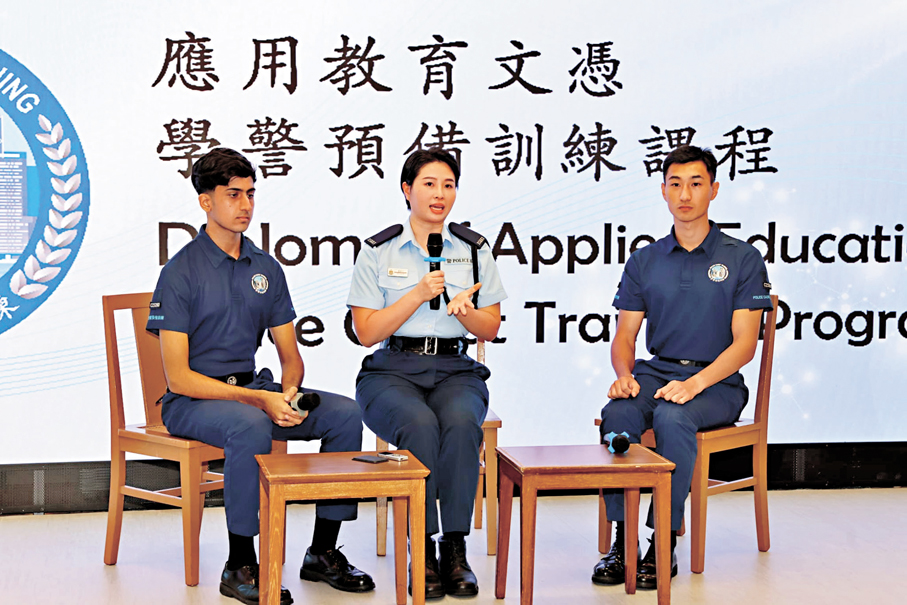 ●蕭霖子（中）分享經歷。香港文匯報記者劉友光  攝