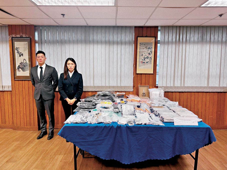 ●警方在案中檢獲各類毒品，提醒青少年勿被販毒集團利用。