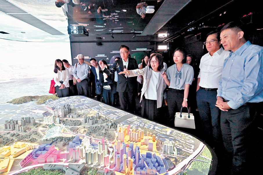 ●圖為6月12日，香港特別行政區政府代表團與深圳市政府代表團在香港舉行「對接北部都會區發展策略專班」會議。