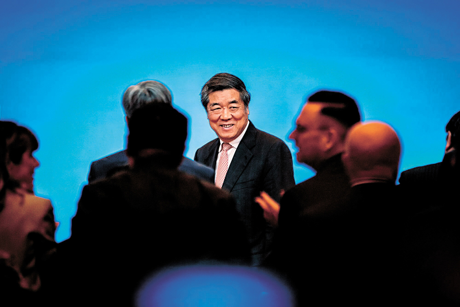 ●國務院副總理何立峰昨日出席2026陸家嘴論壇開幕式並講話。 彭博社