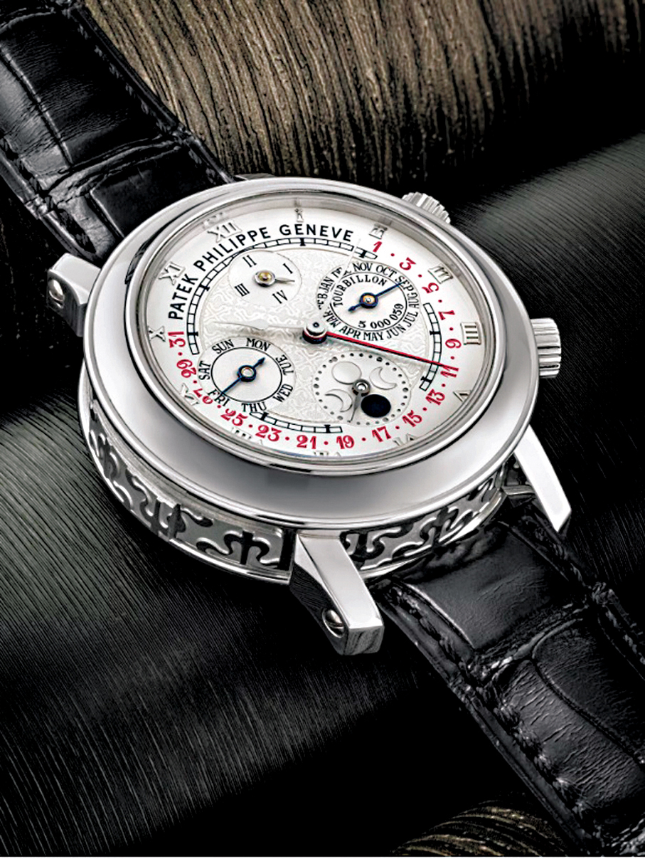 ●Patek Philippe 百達翡麗，鉑金雙錶盤腕錶，十二項功能包括大教堂鐘聲三問功能、陀飛輪、萬年曆、逆返日曆、月相、恒星時間、星空圖，Sky Moon Tourbillon，型號5002P-001，約2010年製