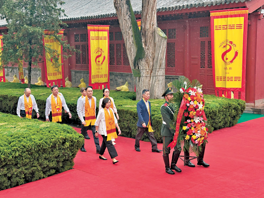 ●麥美娟昨日在甘肅省天水市代表香港特別行政區政府出席2026（丙午）年公祭伏羲大典。