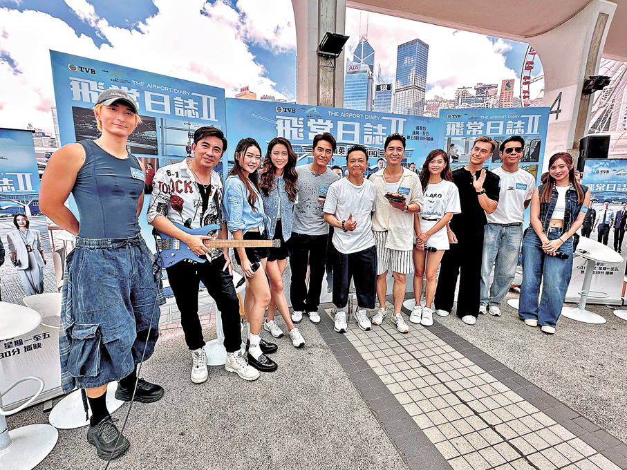 ●眾主創為劇集落力宣傳。 香港文匯報記者子棠  攝