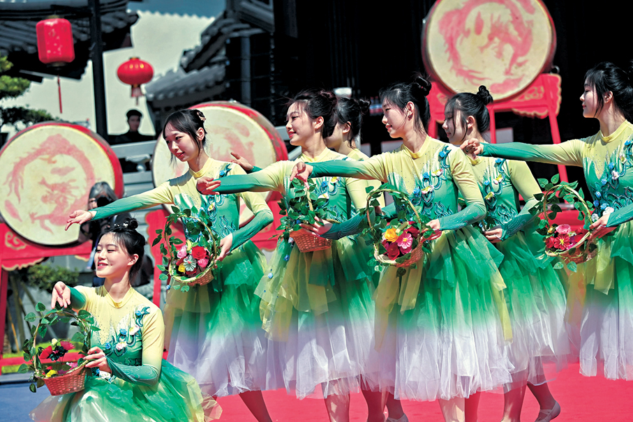 ●含山蠶花節「祭蠶神」民俗表演 資料圖片