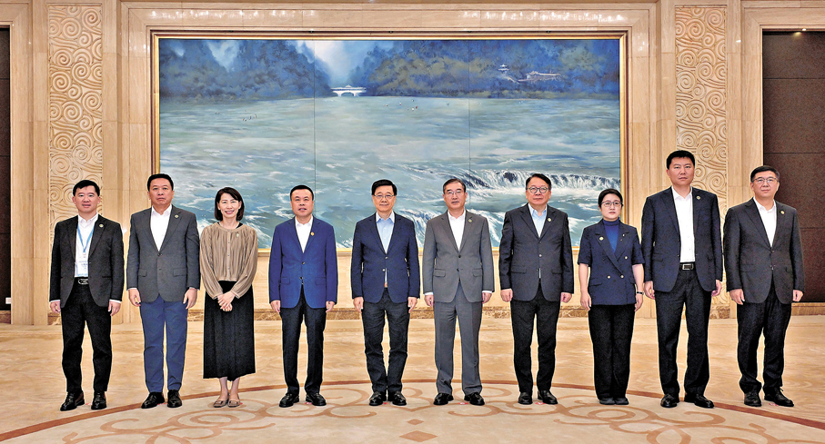 ●李家超一行昨日與寧德市委書記張永寧會面。