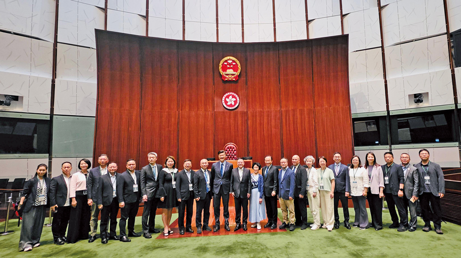 ●2026年 4月20日，林建康帶領滬港社團總會骨幹成員與立法局議員姚祖輝一同參觀立法會。
