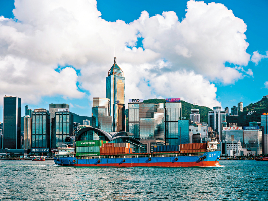 ●5月香港整體出口和進口貨值均錄得按年升幅，均大升逾四成。 中通社