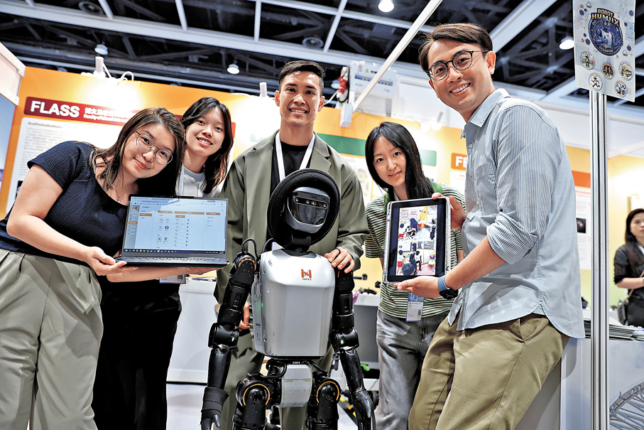 ●教大初創公司所研發的AI人形機器人。香港文匯報記者萬霜靈  攝