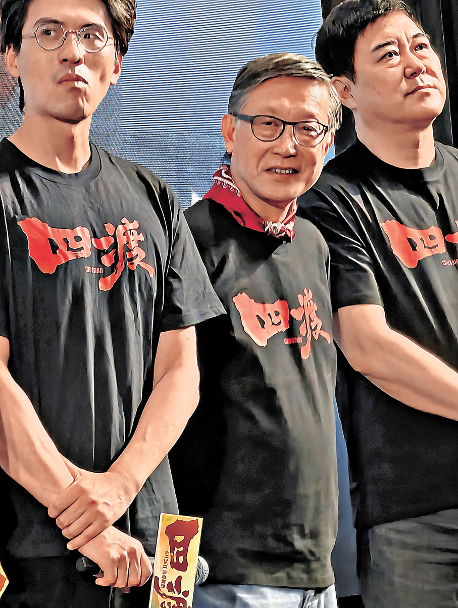 ●劉偉強（中）對長征精神有了更深入的理解。 香港文匯報記者馬曉芳  攝