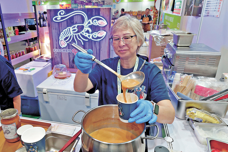 ●歐洲進口食材商黃女士。香港文匯報記者北山彥  攝