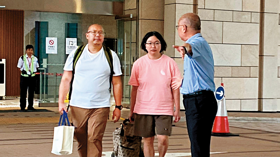 ●Danny的父母昨日到西九龍裁判法院少年法庭出席聆訊。