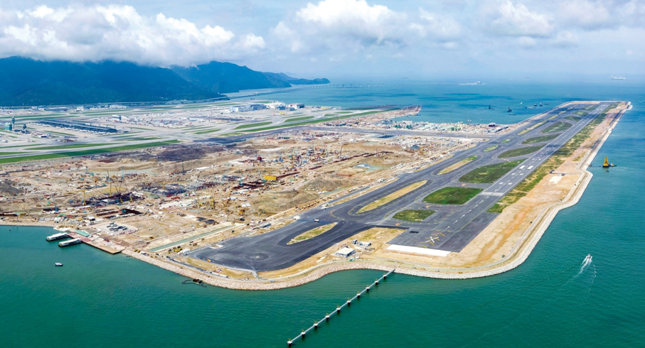 ●農行香港分行積極支持香港機管局的香港機場第三跑道擴建項目。