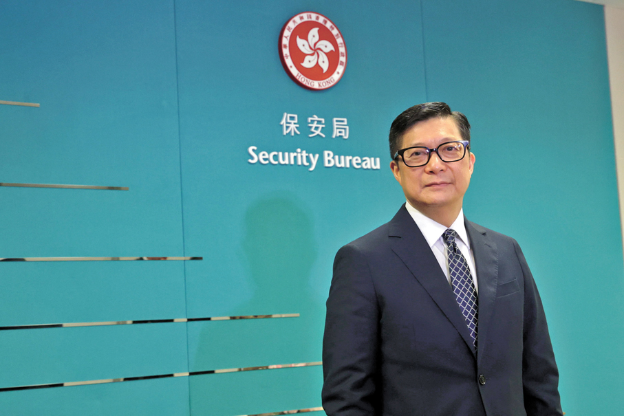 ●保安局局長鄧炳強接受香港文匯報專訪。 香港文匯報記者北山彥  攝