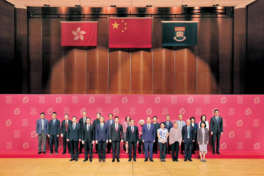 ●港大昨日舉行升旗典禮。港大供圖