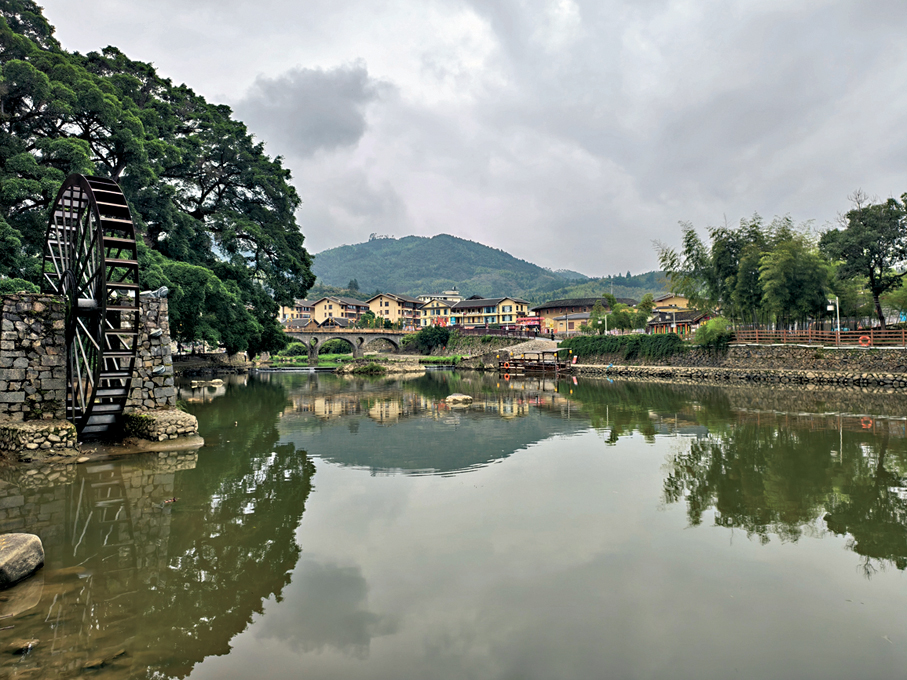 ●位於南靖土樓周邊的雲水謠古鎮，因電影《雲水謠》在此取景一炮而紅。
