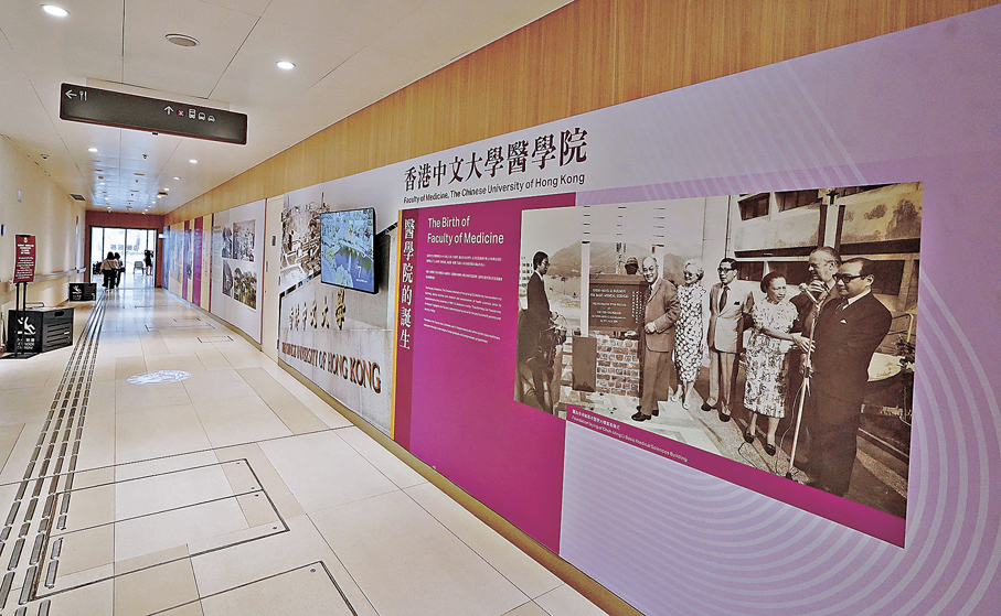 ●鍾健禮表示，院方將推出套餐式收費，例如針對大型手術，將ICU監護按6小時、12小時打包收費；同時重症短期ICU收費減半等。 香港文匯報記者曾興偉  攝