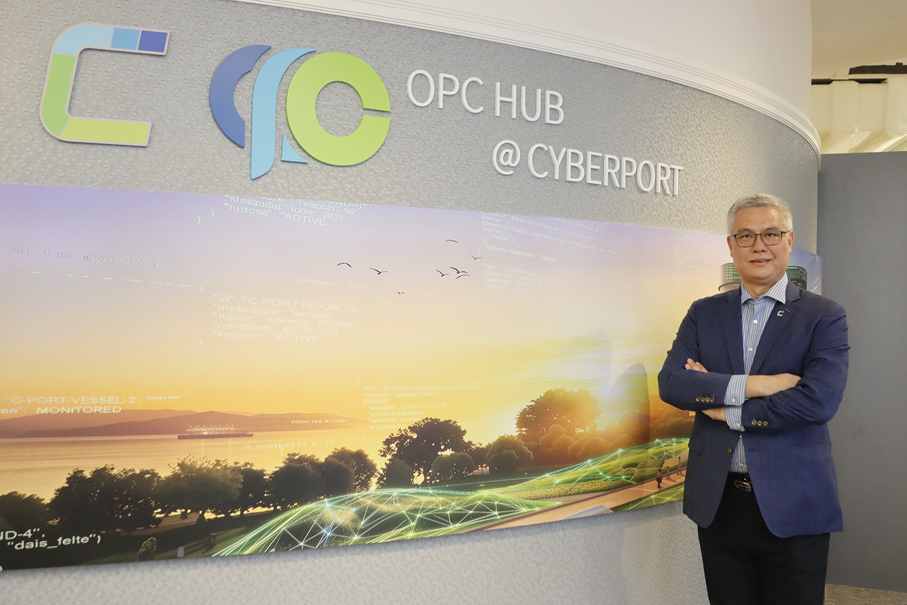 ▲數碼港行政總裁鄭松岩表示，數碼港OPC Hub致力協助創業者及年輕追夢者把握人工智能時代的新機遇。