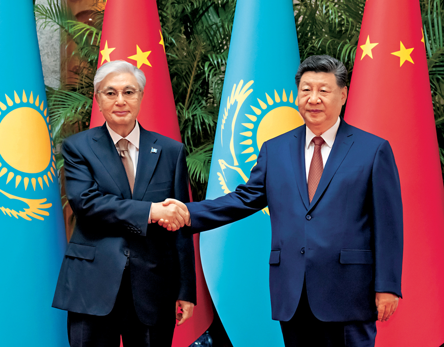 ●7月16日下午，國家主席習近平在上海西郊賓館會見來華出席2026世界人工智能大會暨人工智能全球治理高級別會議的哈薩克斯坦總統托卡耶夫。新華社