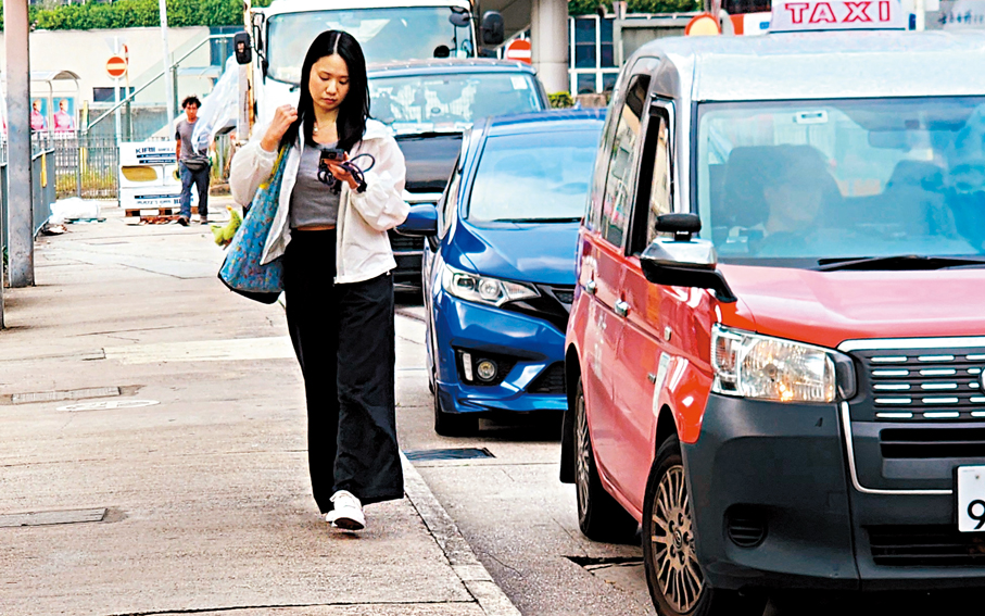 ●立法會完成與規管網約車服務有關的附屬法例審議，今日推出網約車服務專屬網頁，以便有興趣申請牌證的人士了解相關資訊。資料圖片